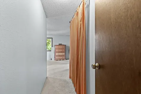 1883 S Peach Street Medford OR 97501