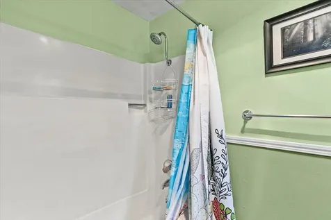 1883 S Peach Street Medford OR 97501