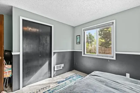 1883 S Peach Street Medford OR 97501