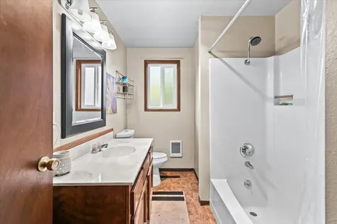 1883 S Peach Street Medford OR 97501