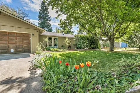 1883 S Peach Street Medford OR 97501