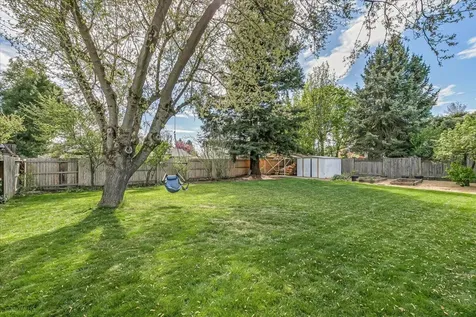 1883 S Peach Street Medford OR 97501