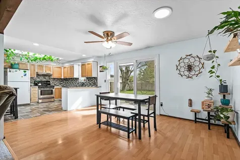 1883 S Peach Street Medford OR 97501