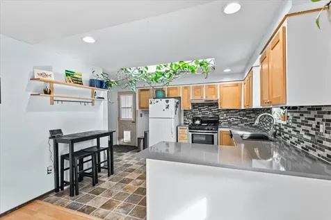 1883 S Peach Street Medford OR 97501