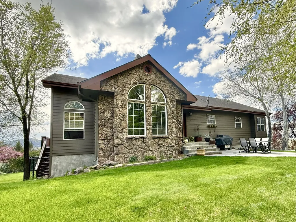 13351 Crystal Springs Road Klamath Falls OR 97603