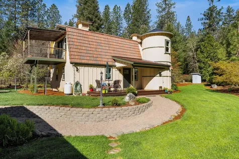 1630 Powell Creek Road Williams OR 97544