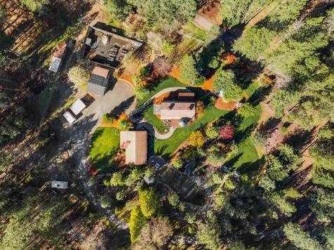 1630 Powell Creek Road Williams OR 97544