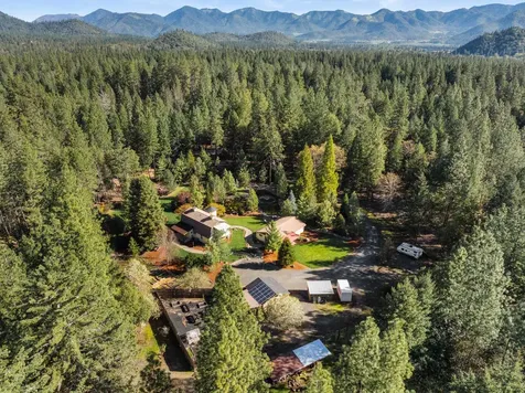 1630 Powell Creek Road Williams OR 97544