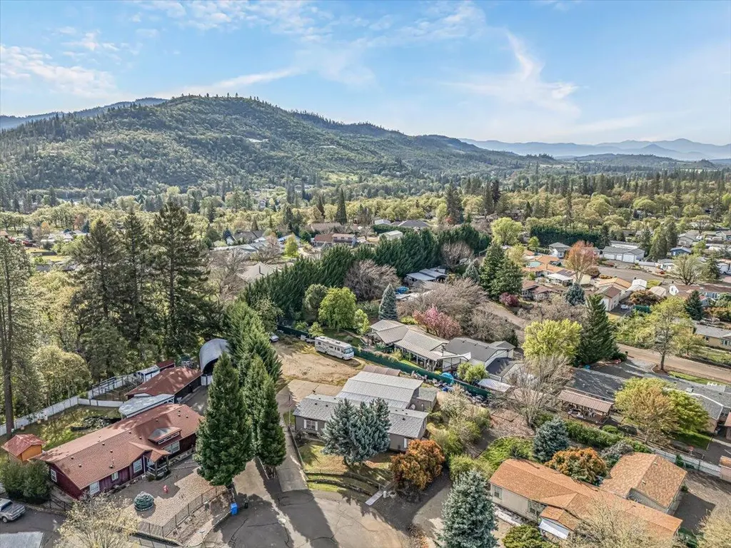 502 Buckhorn Lane Shady Cove OR 97539