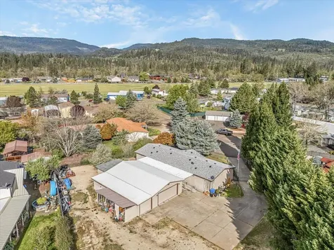 502 Buckhorn Lane Shady Cove OR 97539