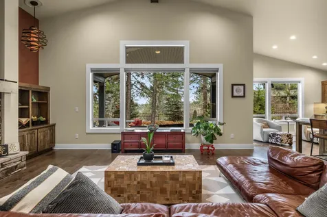 3277 NW Pee Wee Court Bend OR 97703