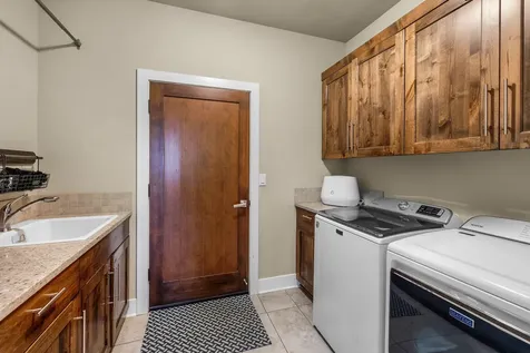 3277 NW Pee Wee Court Bend OR 97703