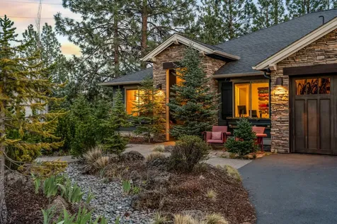 3277 NW Pee Wee Court Bend OR 97703
