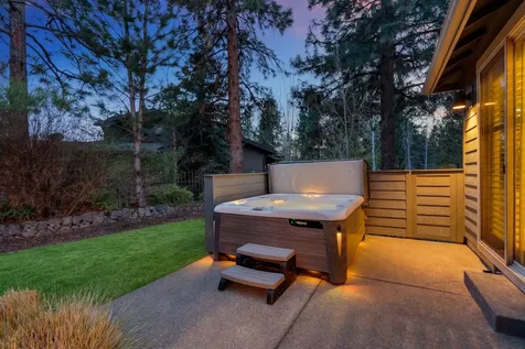 3277 NW Pee Wee Court Bend OR 97703