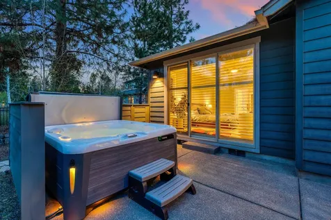 3277 NW Pee Wee Court Bend OR 97703