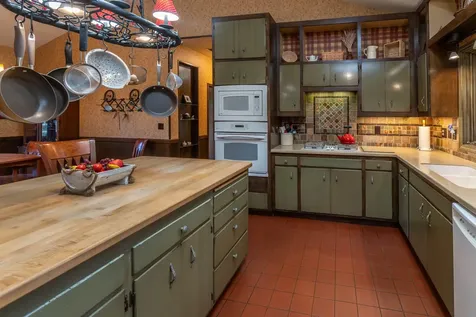 20799 NW Oneil Highway Redmond OR 97756