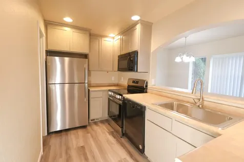 303 Live Oak Loop Central Point OR 97502