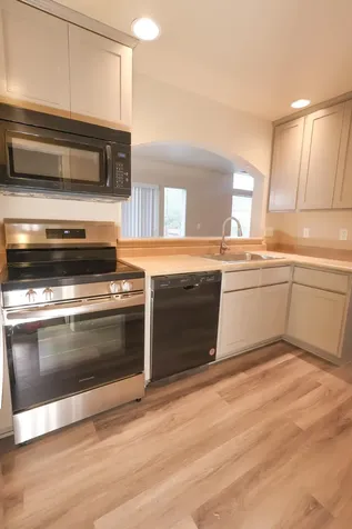 303 Live Oak Loop Central Point OR 97502