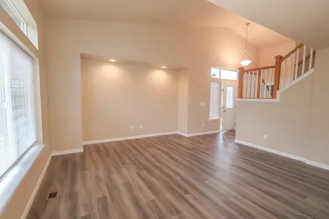 303 Live Oak Loop Central Point OR 97502