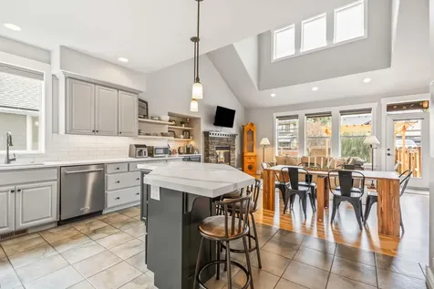 1037 NW Rimrock Drive Redmond OR 97756