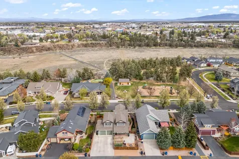 1037 NW Rimrock Drive Redmond OR 97756
