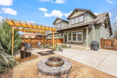 1037 NW Rimrock Drive Redmond OR 97756