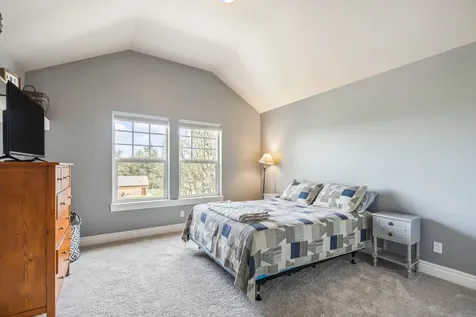 1037 NW Rimrock Drive Redmond OR 97756