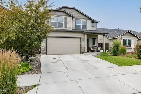 2548 NW Ivy Way Redmond OR 97756