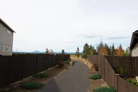 2548 NW Ivy Way Redmond OR 97756