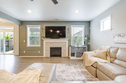 2548 NW Ivy Way Redmond OR 97756