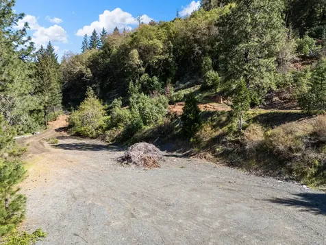 101 Coyote Creek Road Wolf Creek OR 97497
