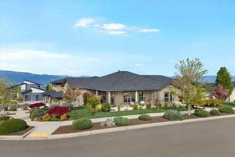 1835 Plateau Drive Medford OR 97504