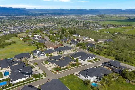 1835 Plateau Drive Medford OR 97504