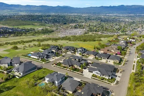 1835 Plateau Drive Medford OR 97504