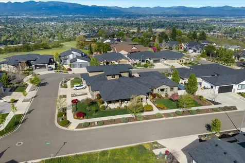 1835 Plateau Drive Medford OR 97504
