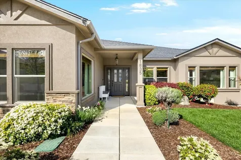 1835 Plateau Drive Medford OR 97504