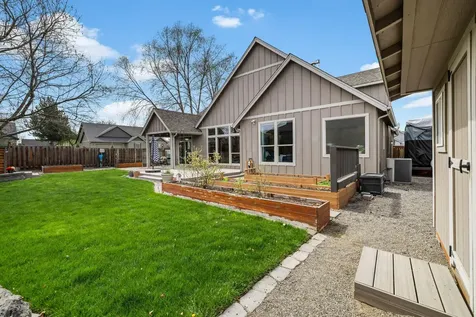 2546 NW 22nd Street Redmond OR 97756