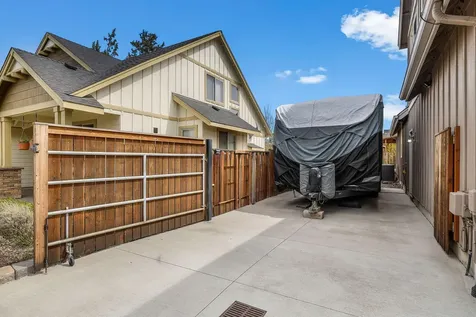 2546 NW 22nd Street Redmond OR 97756