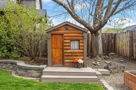 2546 NW 22nd Street Redmond OR 97756