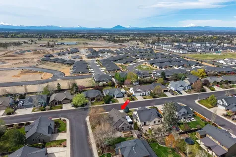 2546 NW 22nd Street Redmond OR 97756