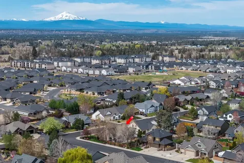 2546 NW 22nd Street Redmond OR 97756