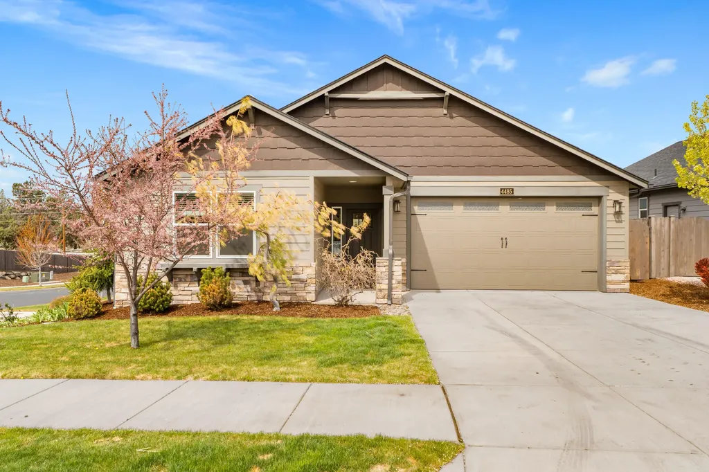 4485 SW Salmon Avenue Redmond OR 97756