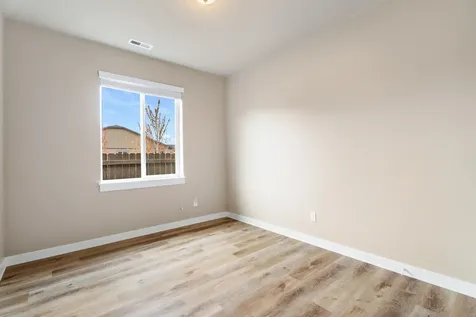 4485 SW Salmon Avenue Redmond OR 97756