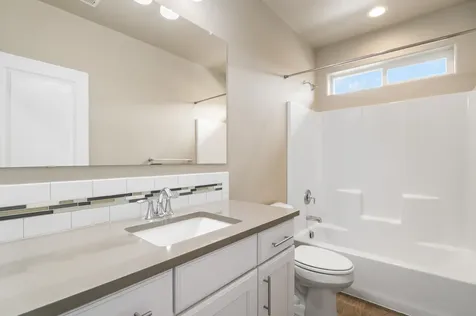 4485 SW Salmon Avenue Redmond OR 97756