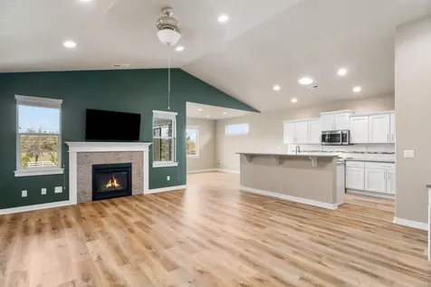 4485 SW Salmon Avenue Redmond OR 97756