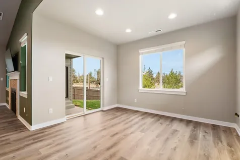 4485 SW Salmon Avenue Redmond OR 97756