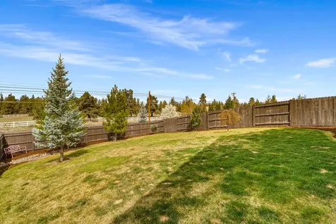 4485 SW Salmon Avenue Redmond OR 97756