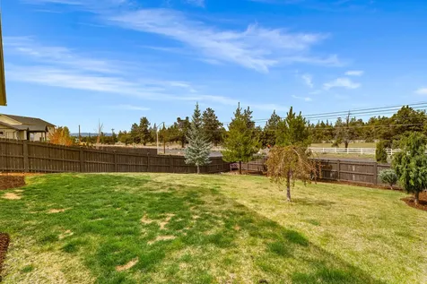 4485 SW Salmon Avenue Redmond OR 97756