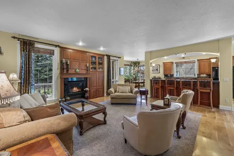 927 SE Briarwood Court Bend OR 97702