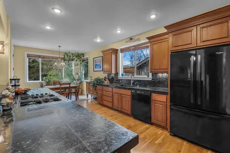 927 SE Briarwood Court Bend OR 97702